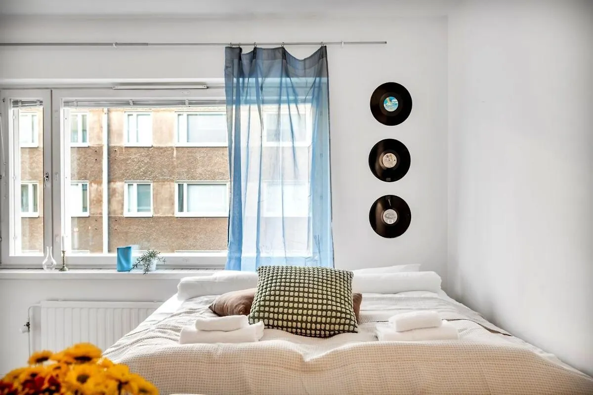 Design District W King Bed, Netflix, Tram And Bus Nearby Apartment Helsinki